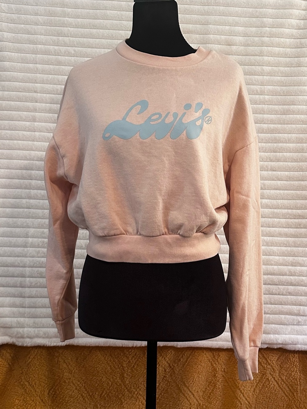 Levi's Pastel Pink Crewneck with Light Blue Logo